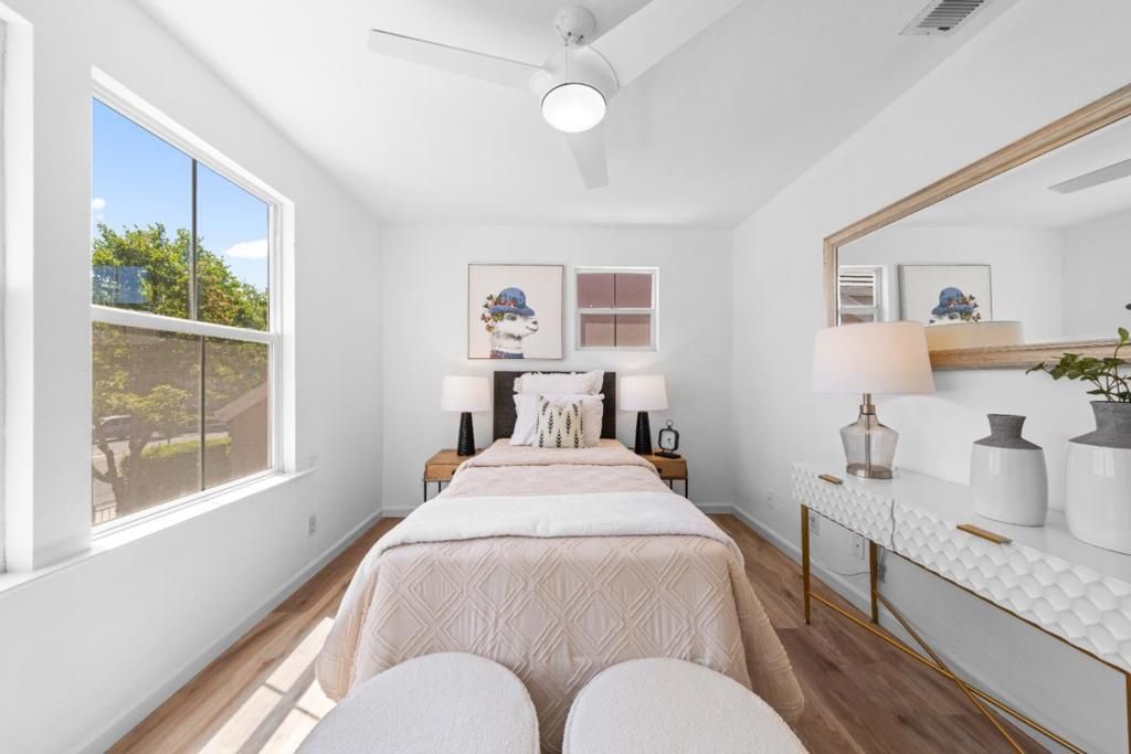 Image 18 of property listing at 298 S Rengstorff Avenue, Mountain View, CA 94040