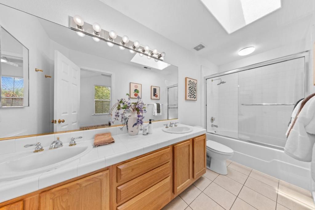 Image 22 of property listing at 298 S Rengstorff Avenue, Mountain View, CA 94040