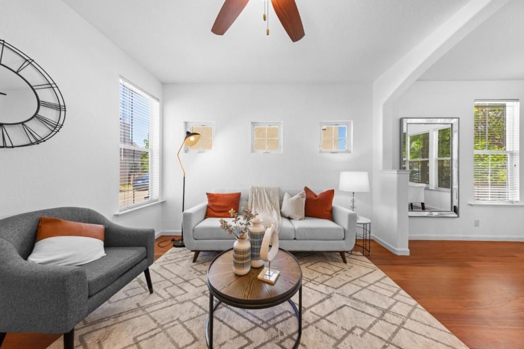 Image 3 of property listing at 298 S Rengstorff Avenue, Mountain View, CA 94040
