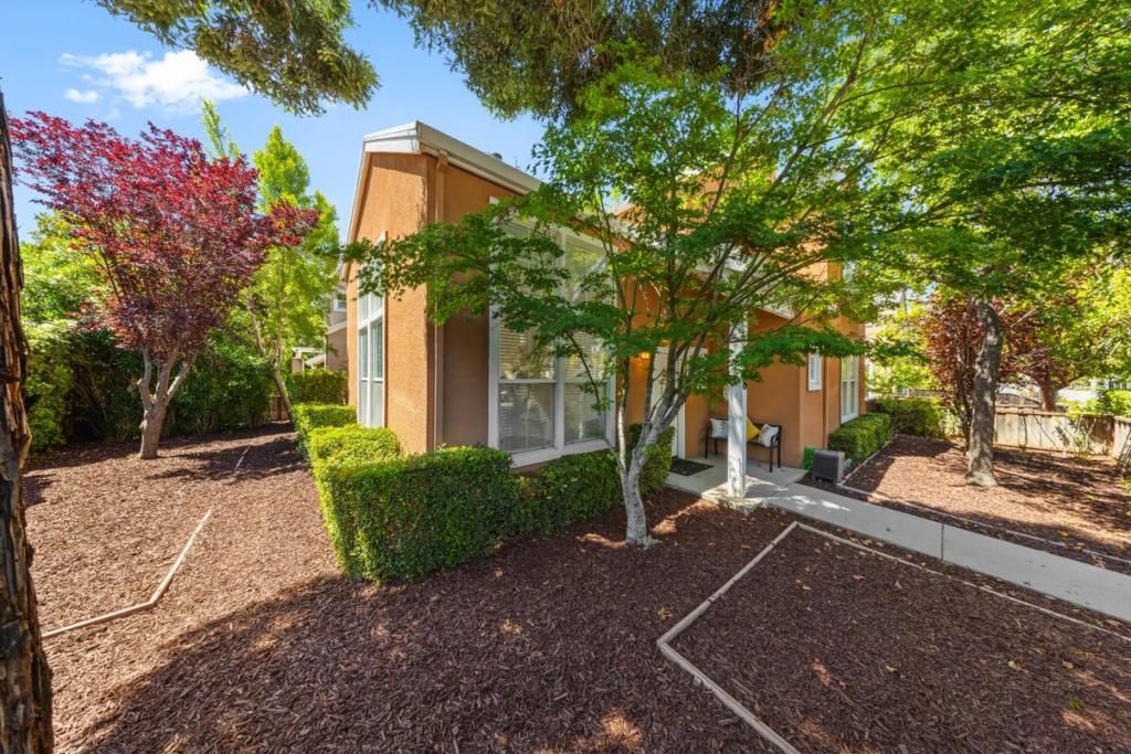 Image 30 of property listing at 298 S Rengstorff Avenue, Mountain View, CA 94040