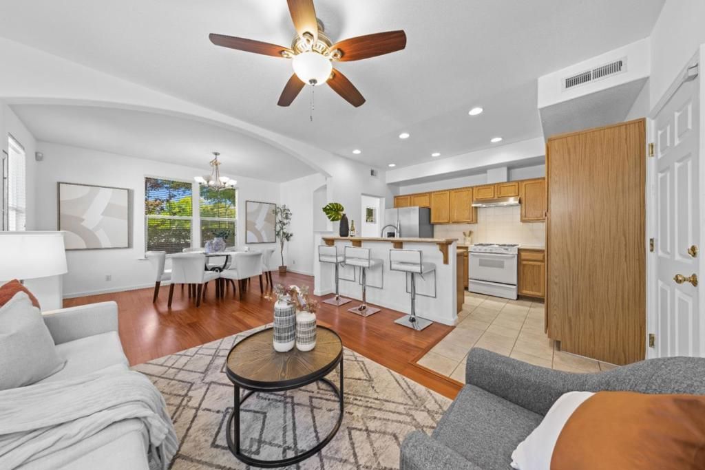 Image 5 of property listing at 298 S Rengstorff Avenue, Mountain View, CA 94040
