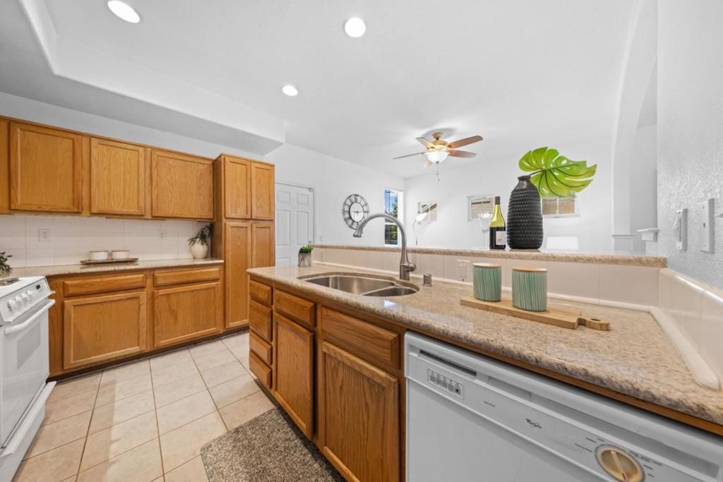 Image 9 of property listing at 298 S Rengstorff Avenue, Mountain View, CA 94040
