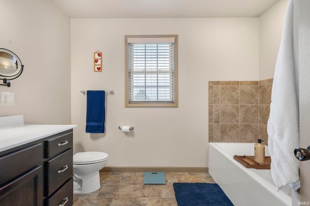 51818 Cresswell Drive, South Bend, IN 46628