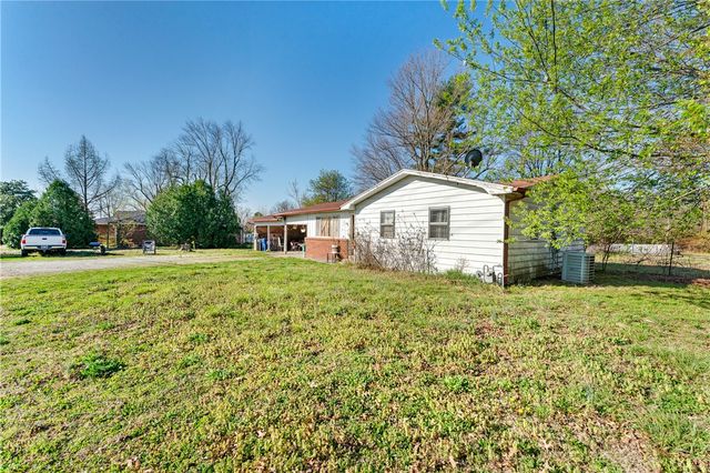 1434 S Monte NE Road, Rogers, AR 72756