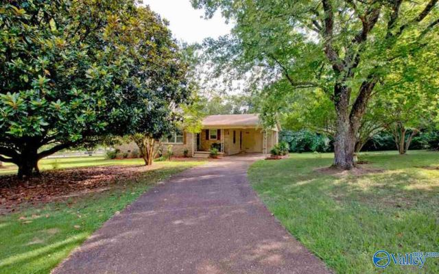 2906 Hester Lane, Huntsville, AL 35810