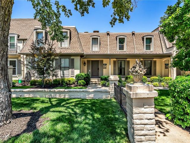 6634 W 109th Street F, Overland Park, KS 66211