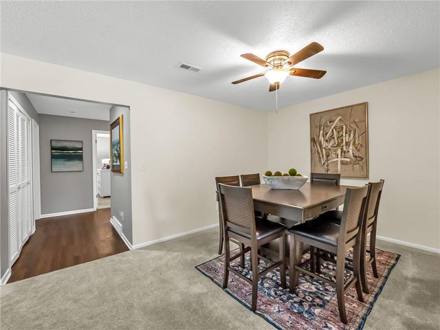 6634 W 109th Street F, Overland Park, KS 66211