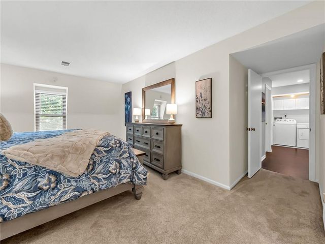 6634 W 109th Street F, Overland Park, KS 66211