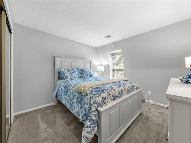 6634 W 109th Street F, Overland Park, KS 66211