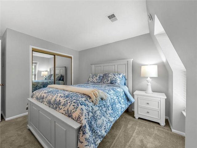 6634 W 109th Street F, Overland Park, KS 66211