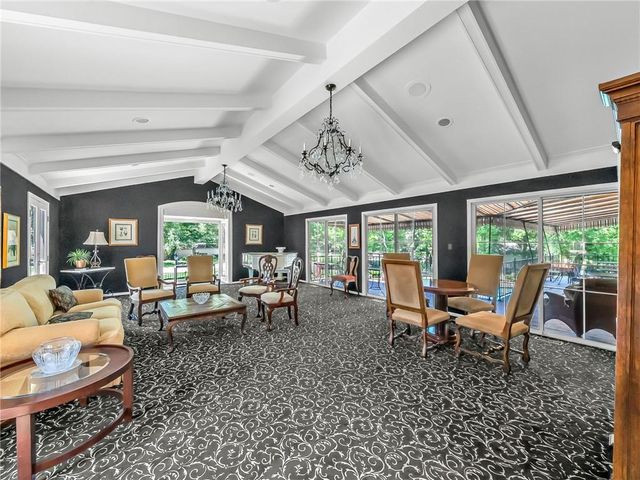6634 W 109th Street F, Overland Park, KS 66211