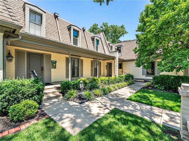6634 W 109th Street F, Overland Park, KS 66211