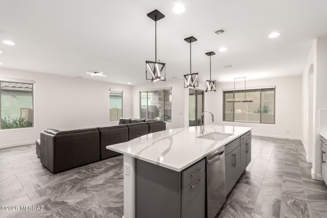 6840 W Komo Point Trail, Marana, AZ 85658