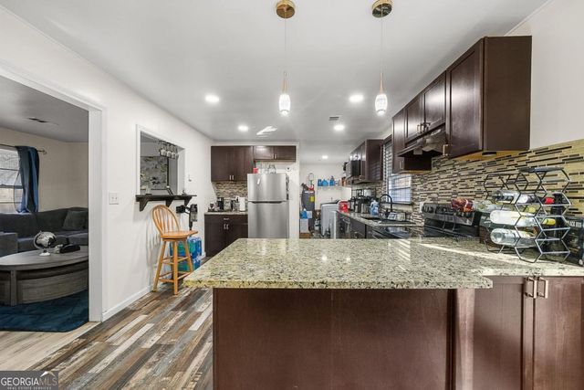 205 Briarwood Drive, Dallas, GA 30132