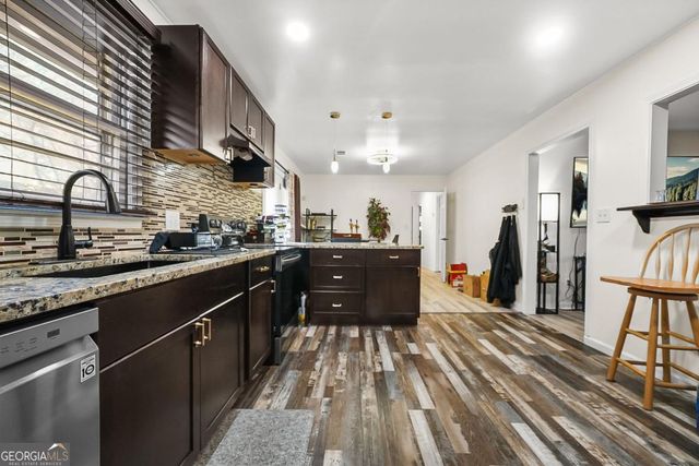 205 Briarwood Drive, Dallas, GA 30132