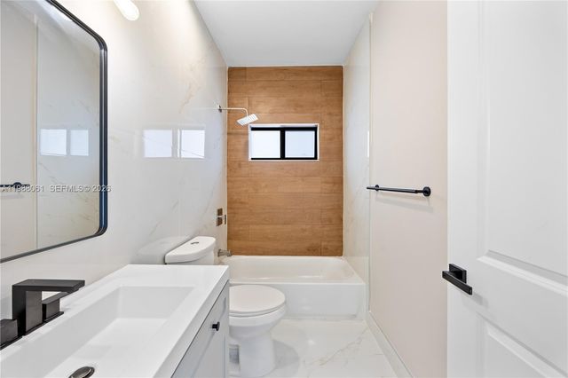 630 NE 166th St 3, Miami, FL 33162