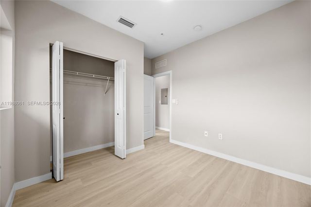 630 NE 166th St 3, Miami, FL 33162