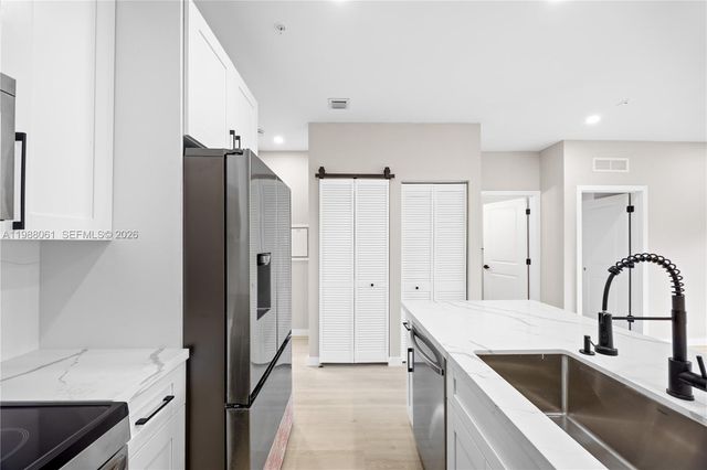 630 NE 166th St 3, Miami, FL 33162