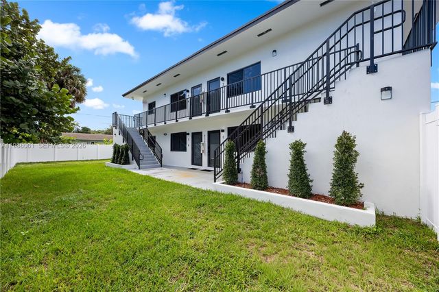 630 NE 166th St 3, Miami, FL 33162