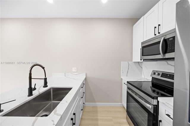 630 NE 166th St 3, Miami, FL 33162