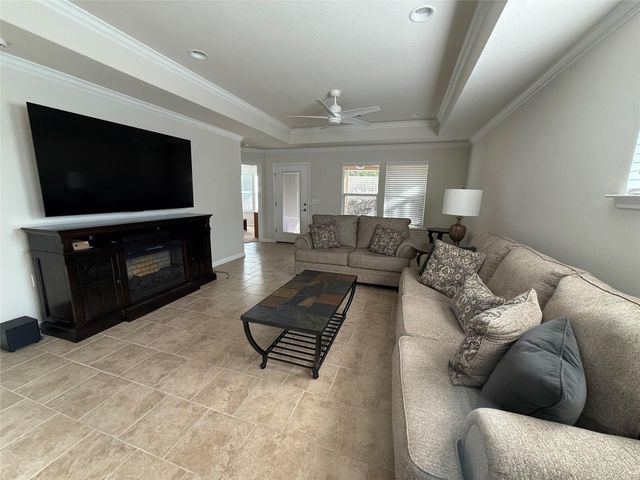 233 N Hobby ST, Georgetown, TX 78633