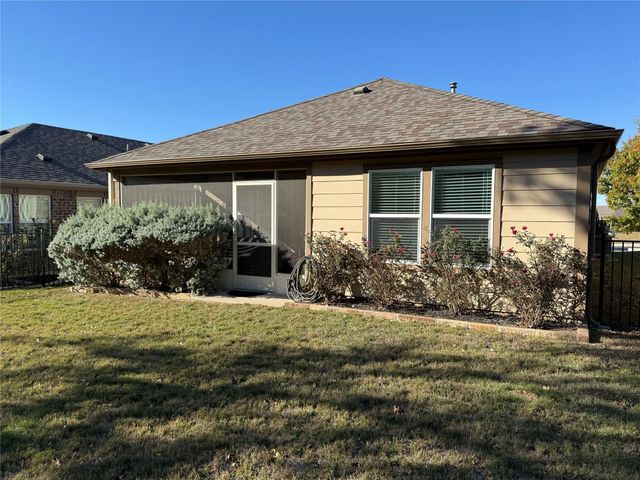 233 N Hobby ST, Georgetown, TX 78633