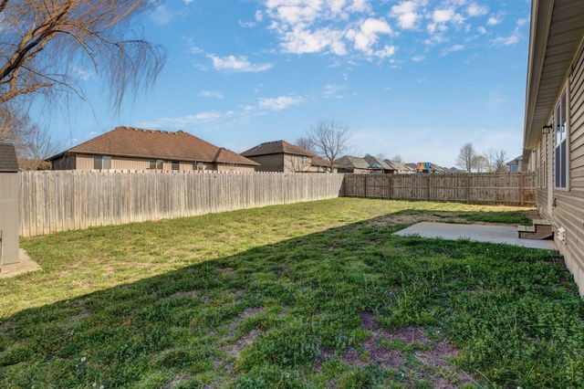 1450 S Olde Savannah Avenue, Republic, MO 65738