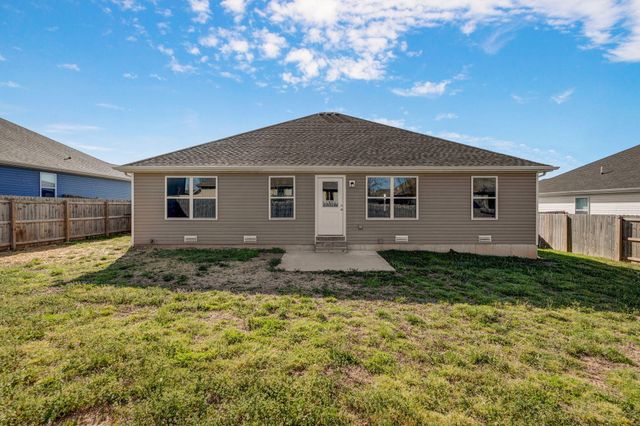 1450 S Olde Savannah Avenue, Republic, MO 65738