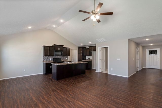 1450 S Olde Savannah Avenue, Republic, MO 65738