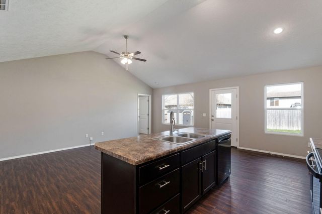 1450 S Olde Savannah Avenue, Republic, MO 65738