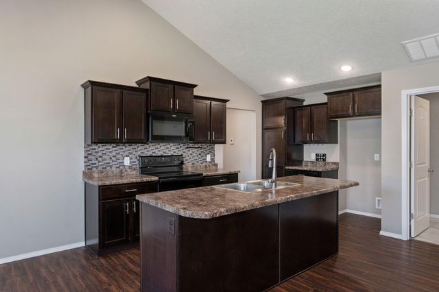 1450 S Olde Savannah Avenue, Republic, MO 65738