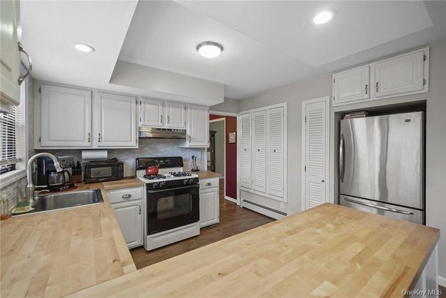 94 Peddler Hill Road, Monroe, NY 10950