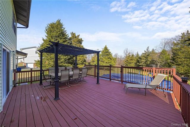 94 Peddler Hill Road, Monroe, NY 10950