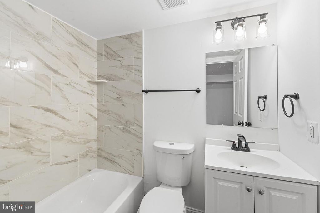 Image 13 of property listing at 3826 10TH ST, Baltimore, MD 21225