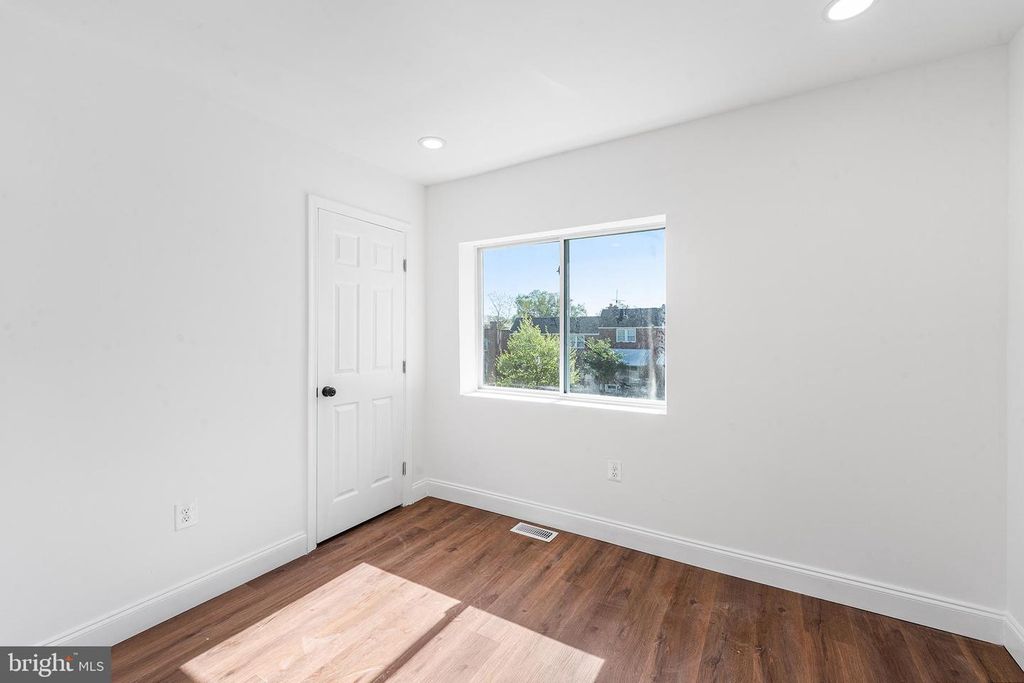 Image 21 of property listing at 3826 10TH ST, Baltimore, MD 21225