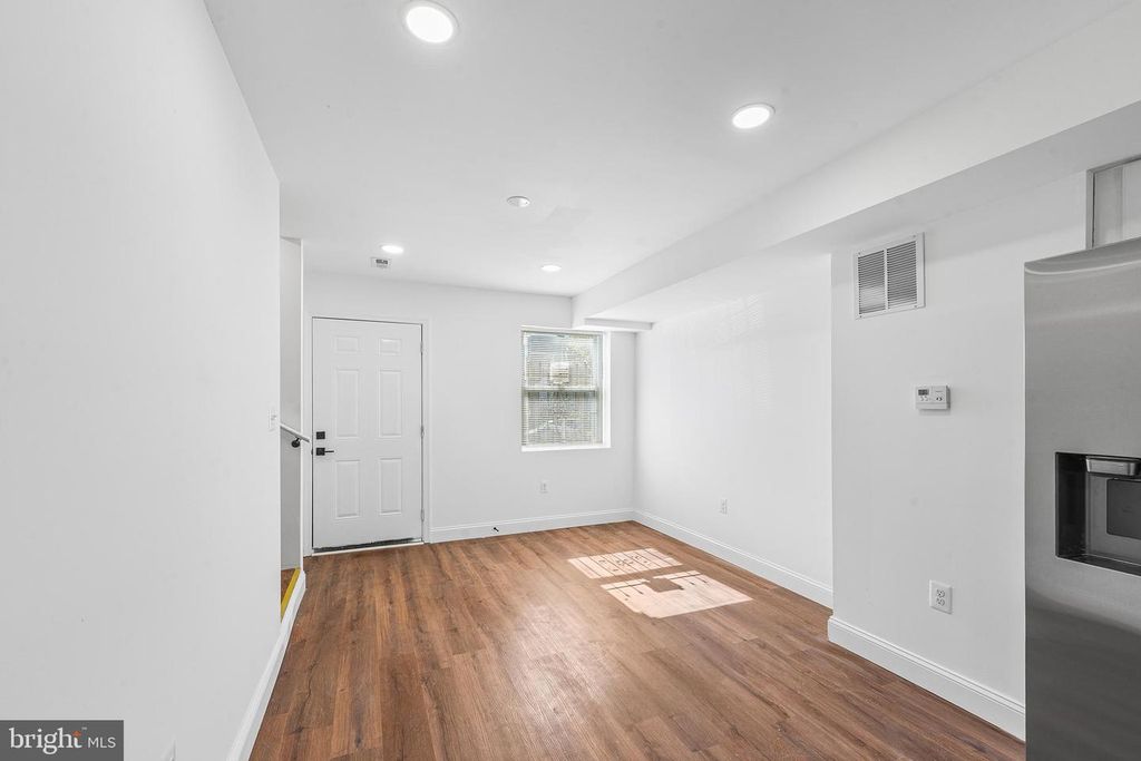 Image 4 of property listing at 3826 10TH ST, Baltimore, MD 21225