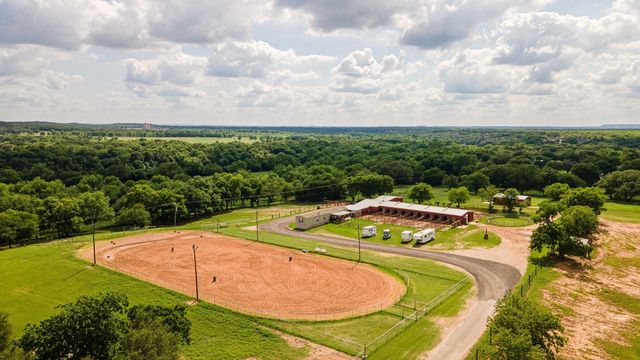 8421 W Landings Road, Granbury, TX 76049