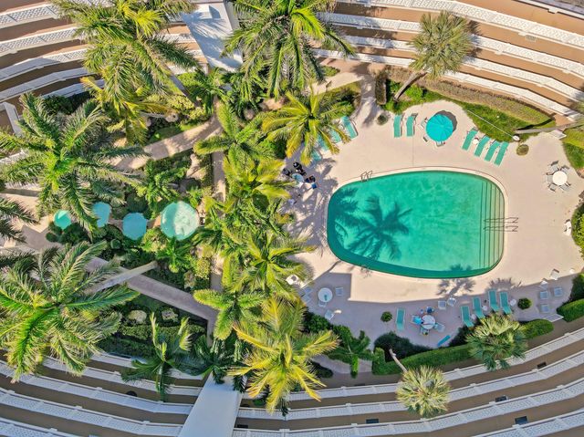 2850 S Ocean Boulevard PH-514, Palm Beach, FL 33480