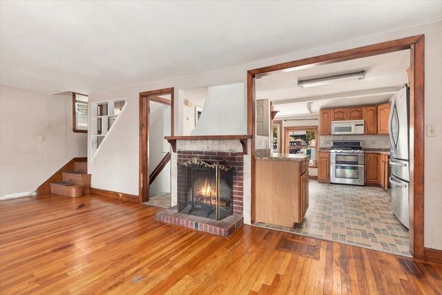 12 Woodbine Ave, Pembroke, MA 02359