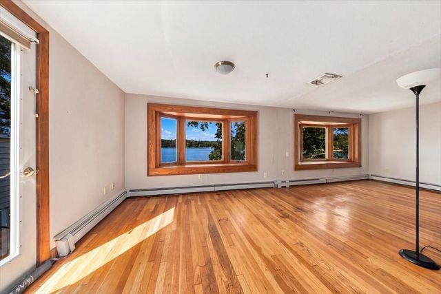 12 Woodbine Ave, Pembroke, MA 02359