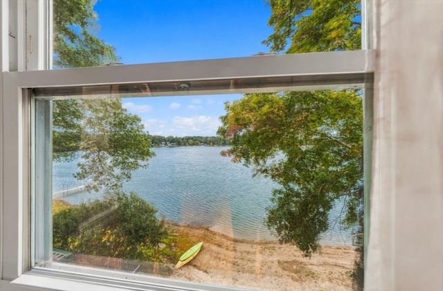 12 Woodbine Ave, Pembroke, MA 02359