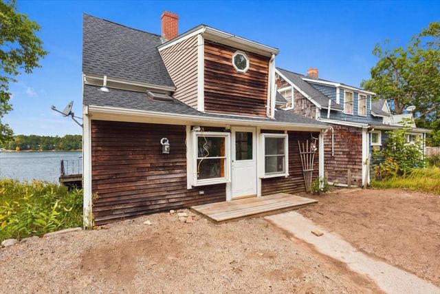 12 Woodbine Ave, Pembroke, MA 02359