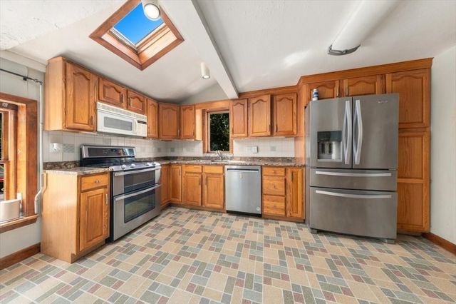 12 Woodbine Ave, Pembroke, MA 02359