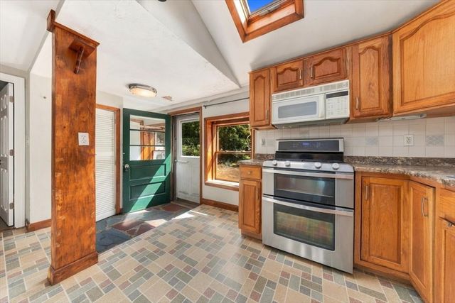12 Woodbine Ave, Pembroke, MA 02359