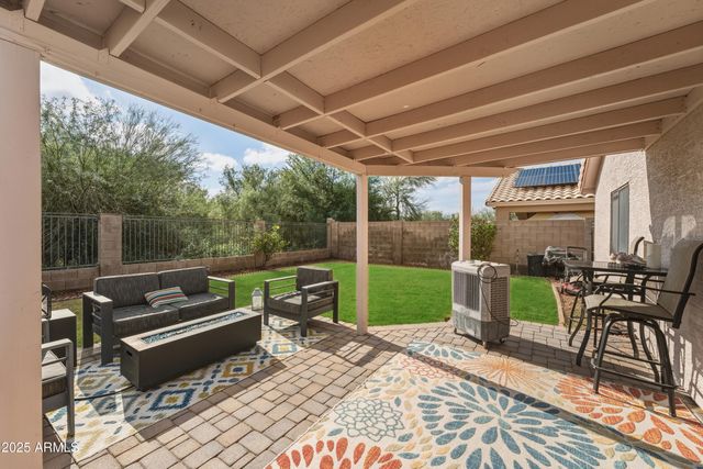 2105 E ROBIN Lane, Phoenix, AZ 85024