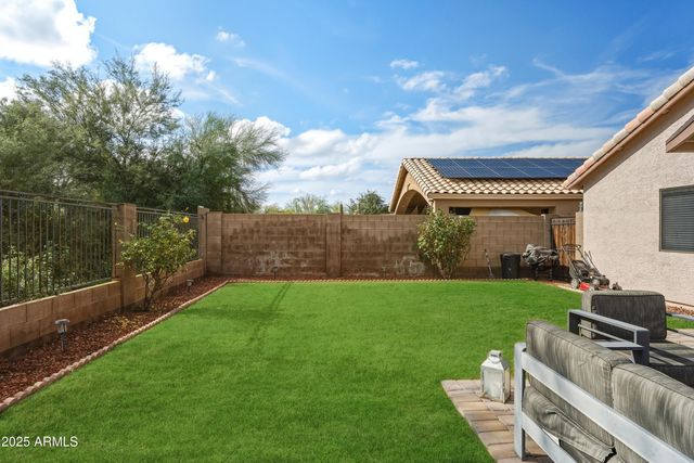 2105 E ROBIN Lane, Phoenix, AZ 85024