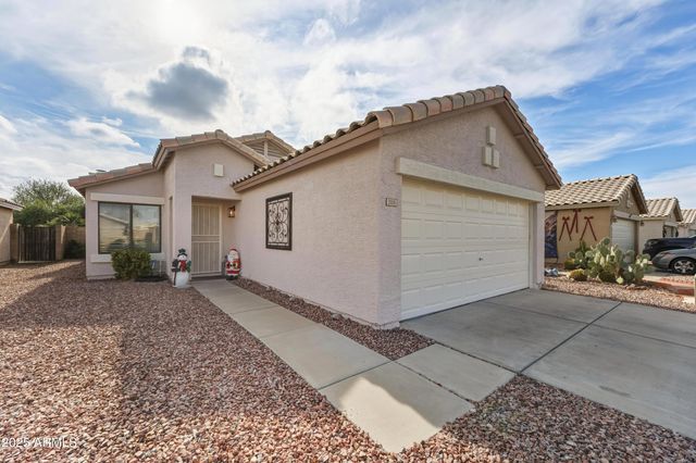 2105 E ROBIN Lane, Phoenix, AZ 85024