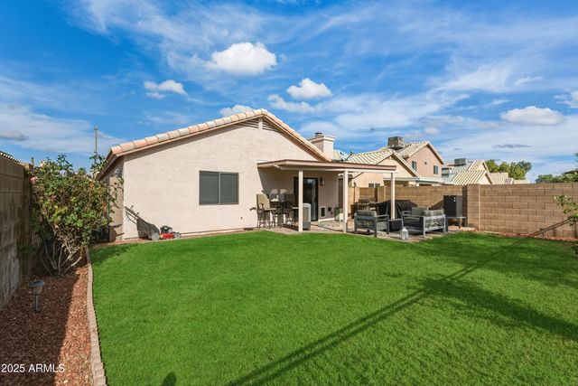 2105 E ROBIN Lane, Phoenix, AZ 85024