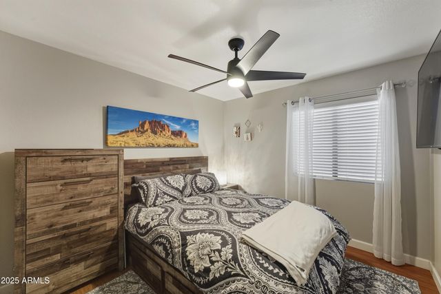 2105 E ROBIN Lane, Phoenix, AZ 85024