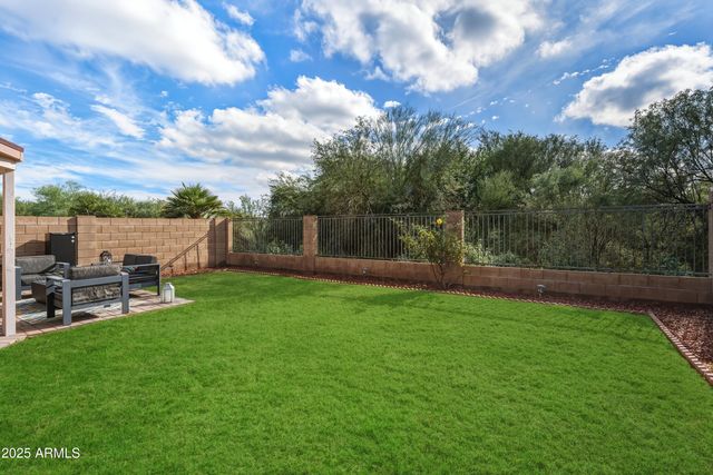 2105 E ROBIN Lane, Phoenix, AZ 85024